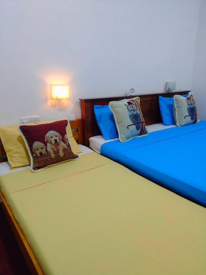 Peacock'S Paradise Safari Hostel ウダワラウェ エクステリア 写真