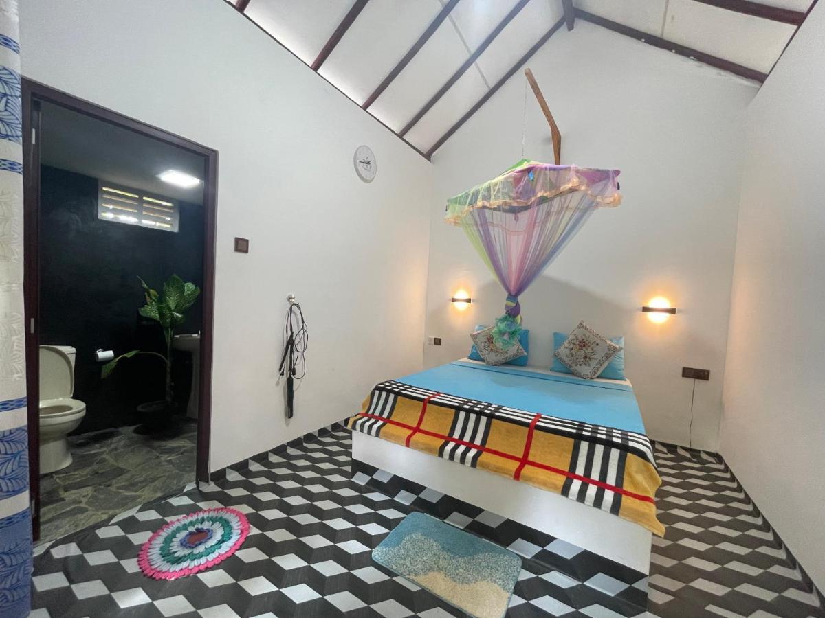 Peacock'S Paradise Safari Hostel ウダワラウェ エクステリア 写真