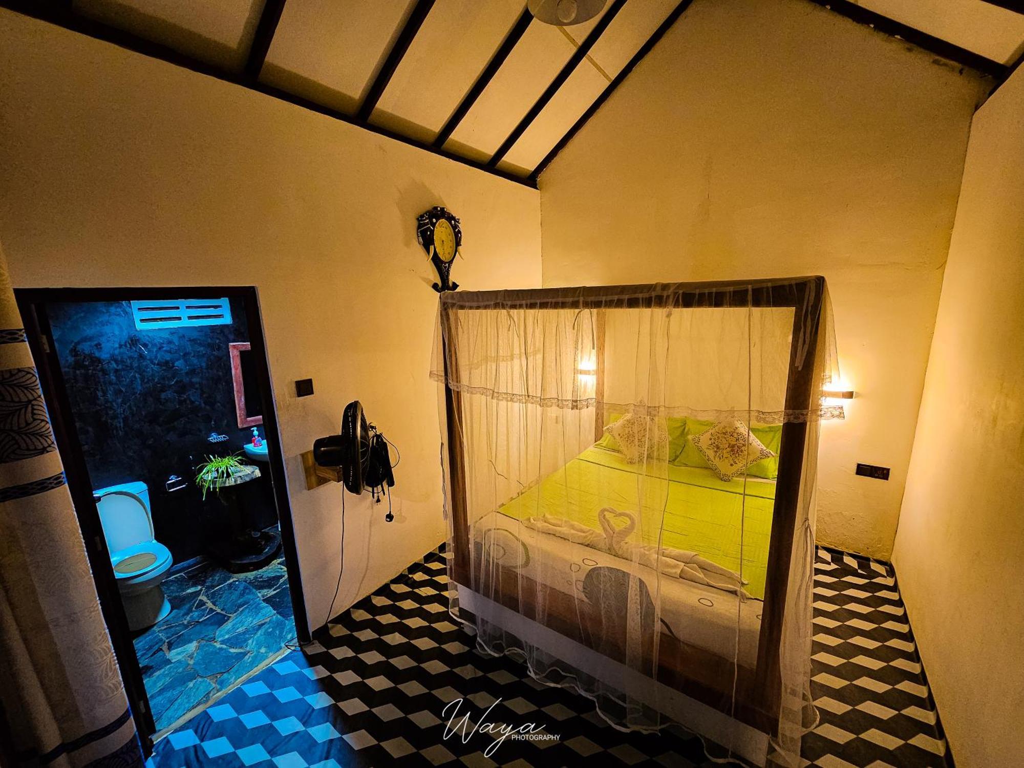 Peacock'S Paradise Safari Hostel ウダワラウェ エクステリア 写真