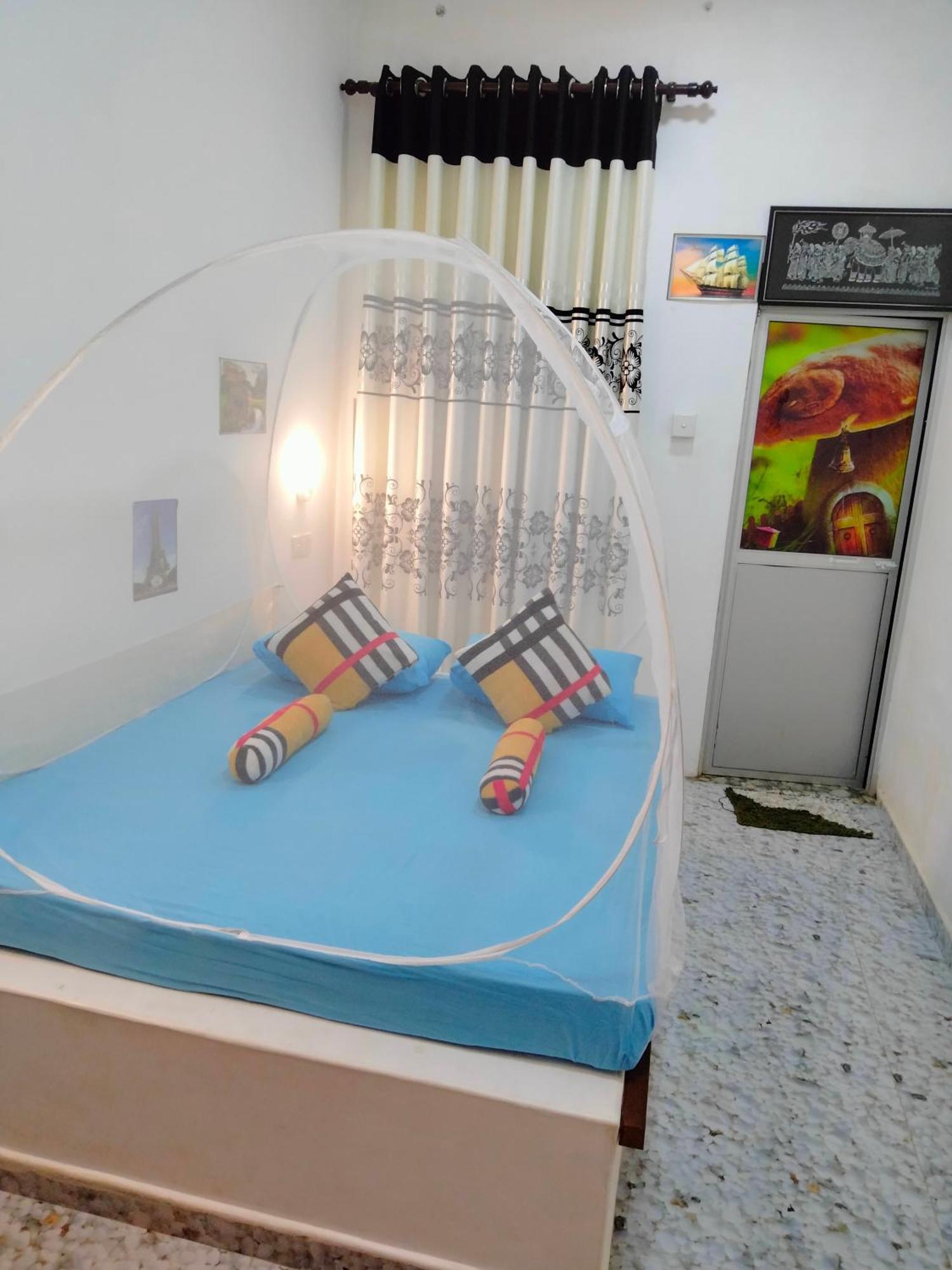 Peacock'S Paradise Safari Hostel ウダワラウェ 部屋 写真