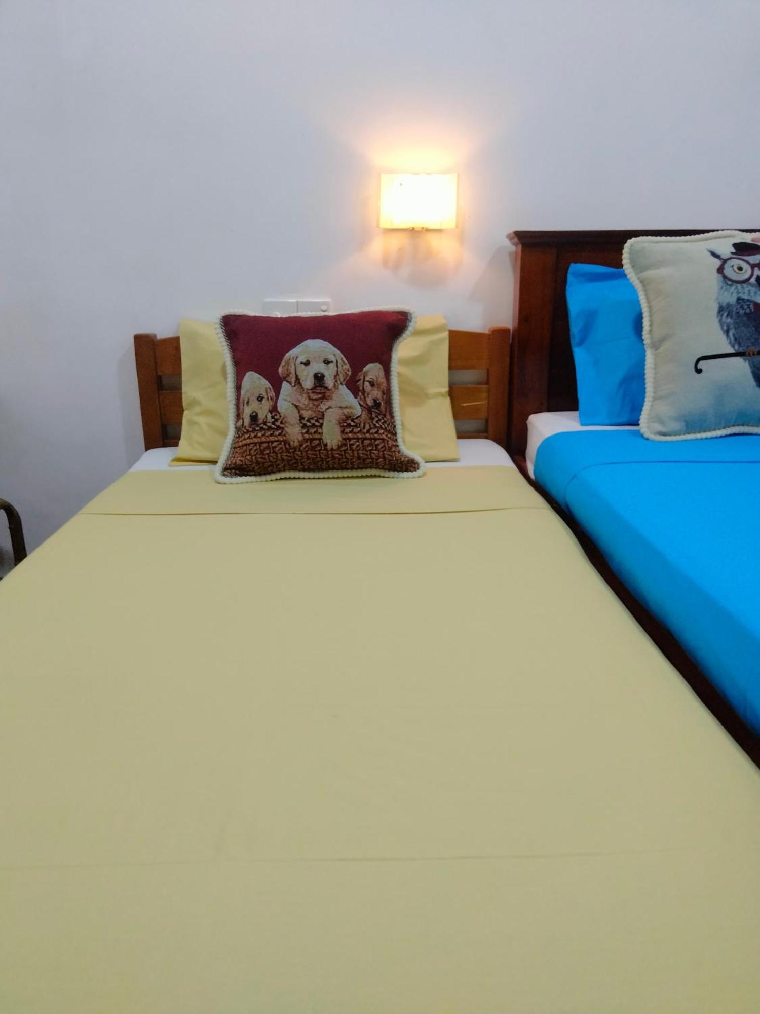 Peacock'S Paradise Safari Hostel ウダワラウェ 部屋 写真