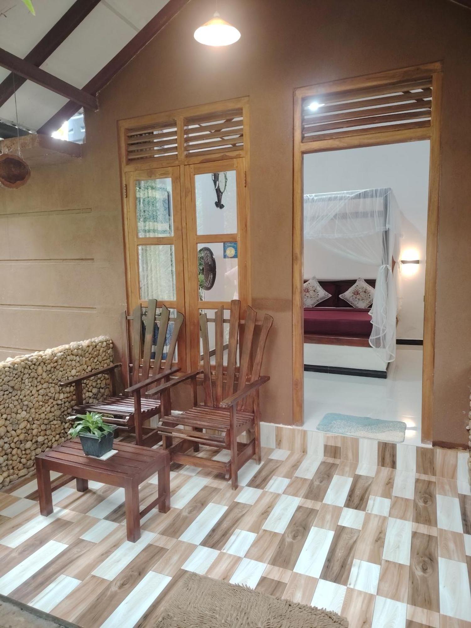 Peacock'S Paradise Safari Hostel ウダワラウェ エクステリア 写真