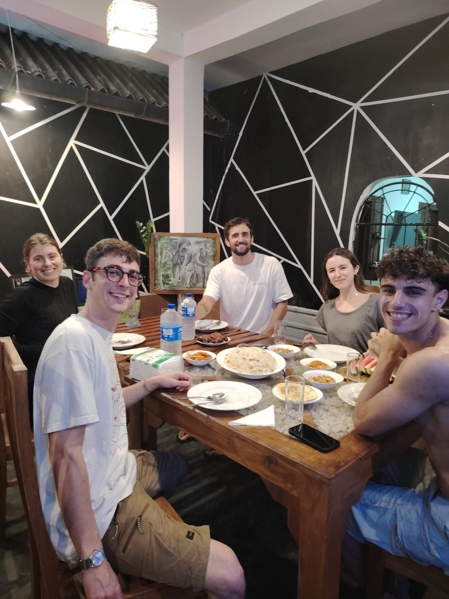 Peacock'S Paradise Safari Hostel ウダワラウェ エクステリア 写真